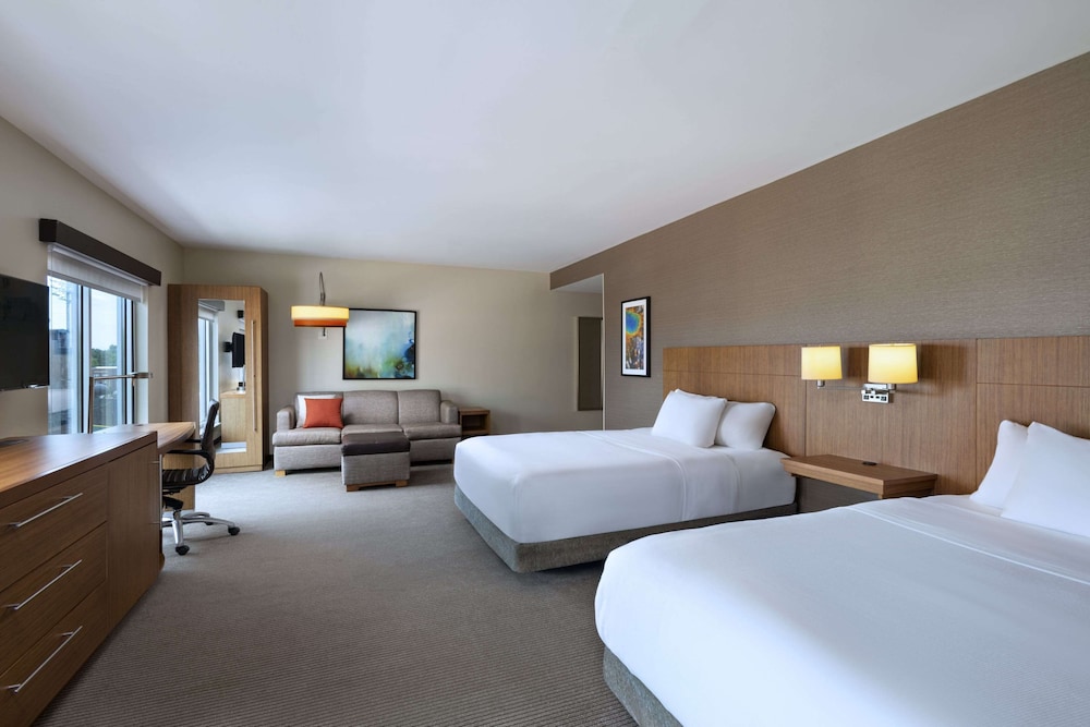 Habitación, accesible para personas con discapacidad, bañera (2 Queenbed & 1 Sofabed) del hotel Hyatt Place Greensboro/downtown