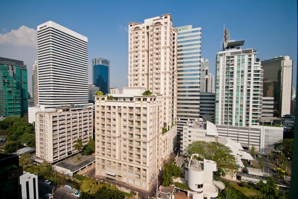 SUITE GRANDE 1 Cama King - Salón - Balcón del hotel Grand Mercure Bangkok Asoke Residence. Foto 21