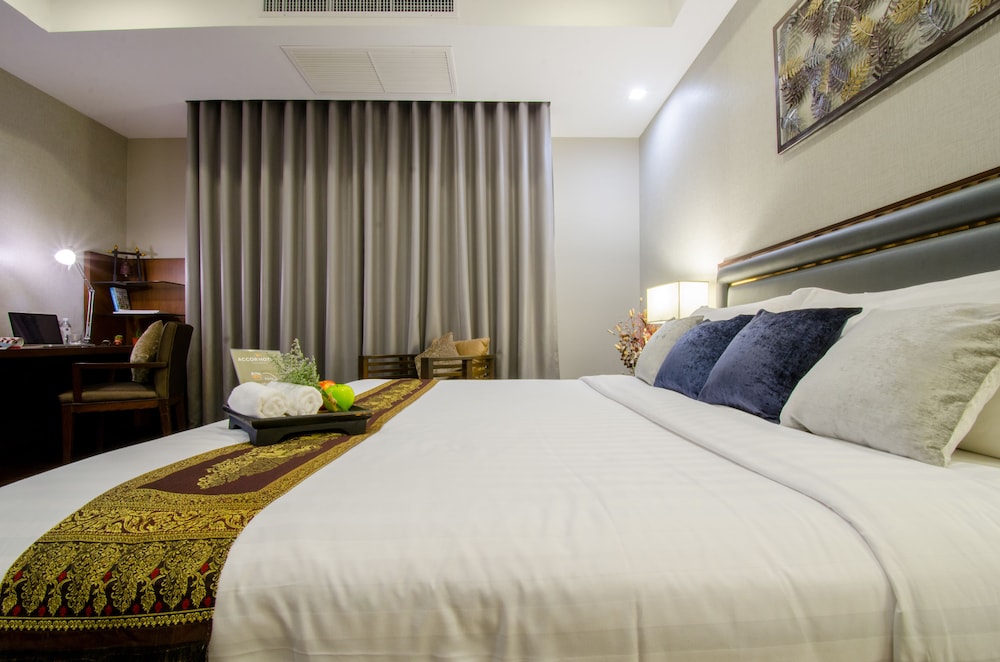 SUITE EJECUTIVA, 1 Cama King con Balcón del hotel Grand Mercure Bangkok Asoke Residence. Foto 2