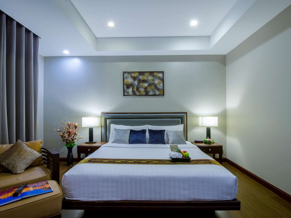 SUITE EJECUTIVA, 1 Cama King con Balcón del hotel Grand Mercure Bangkok Asoke Residence. Foto 4