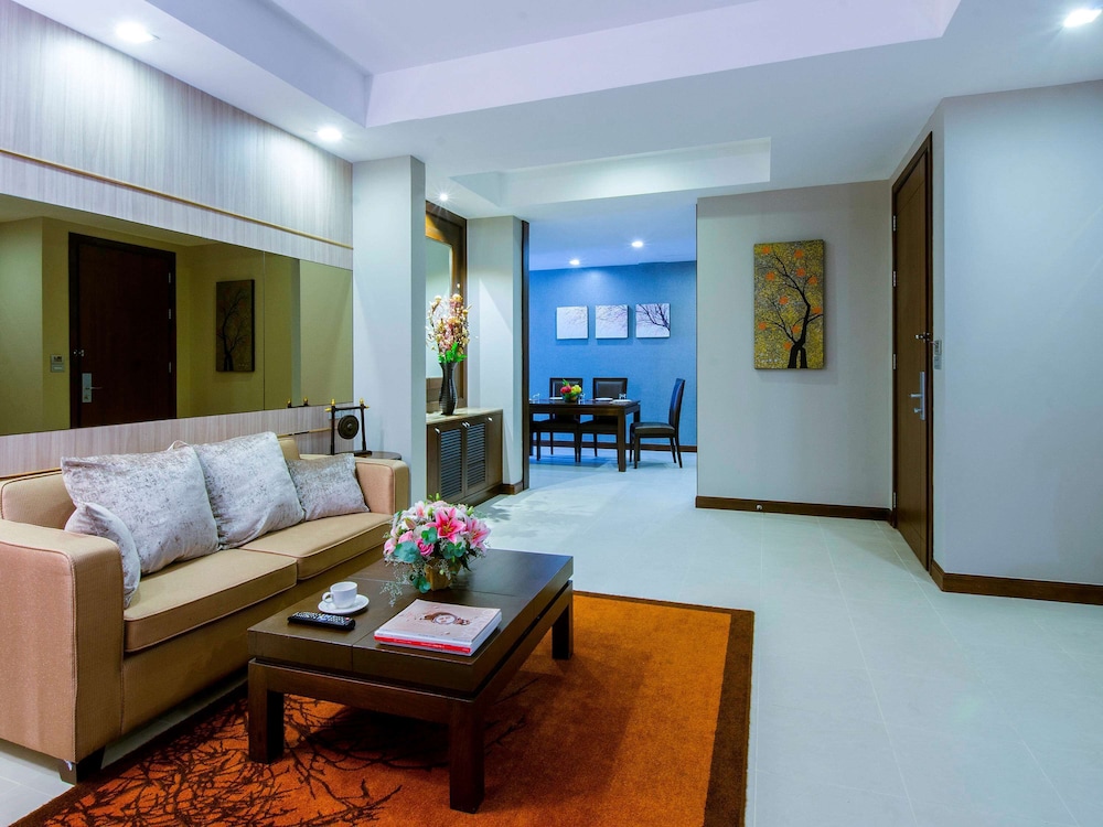 SUITE EJECUTIVA, 1 Cama King con Balcón del hotel Grand Mercure Bangkok Asoke Residence. Foto 5