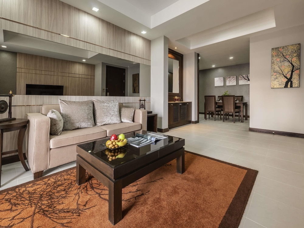 SUITE EJECUTIVA, 1 Cama King con Balcón del hotel Grand Mercure Bangkok Asoke Residence. Foto 6