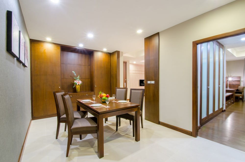 SUITE EJECUTIVA, 1 Cama King con Balcón del hotel Grand Mercure Bangkok Asoke Residence. Foto 14