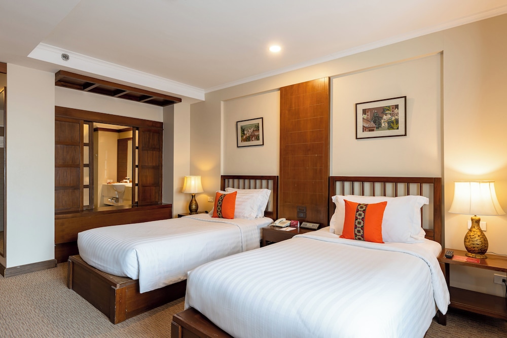 Superior Twin del hotel Mövenpick Suriwongse Chiang Mai. Foto 6