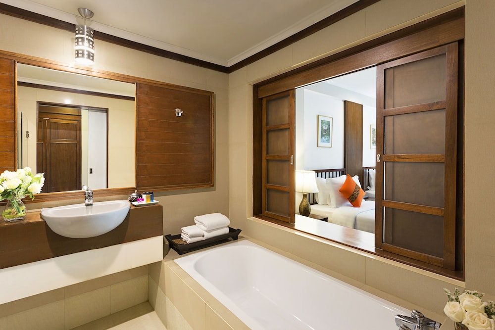 Superior Twin del hotel Mövenpick Suriwongse Chiang Mai. Foto 11