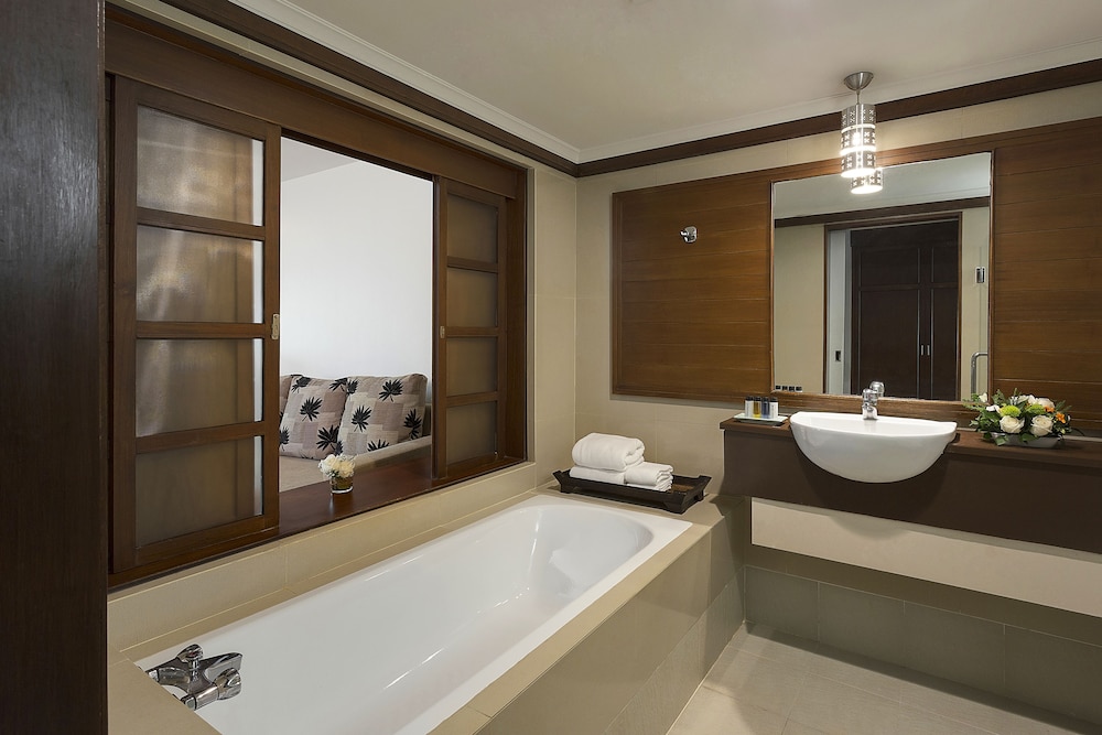 Superior Twin del hotel Mövenpick Suriwongse Chiang Mai. Foto 12