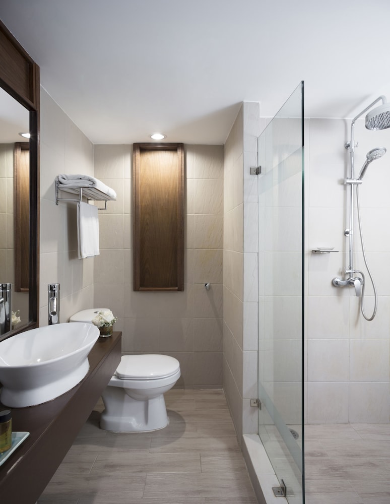 Deluxe Twin del hotel Mövenpick Suriwongse Chiang Mai. Foto 7