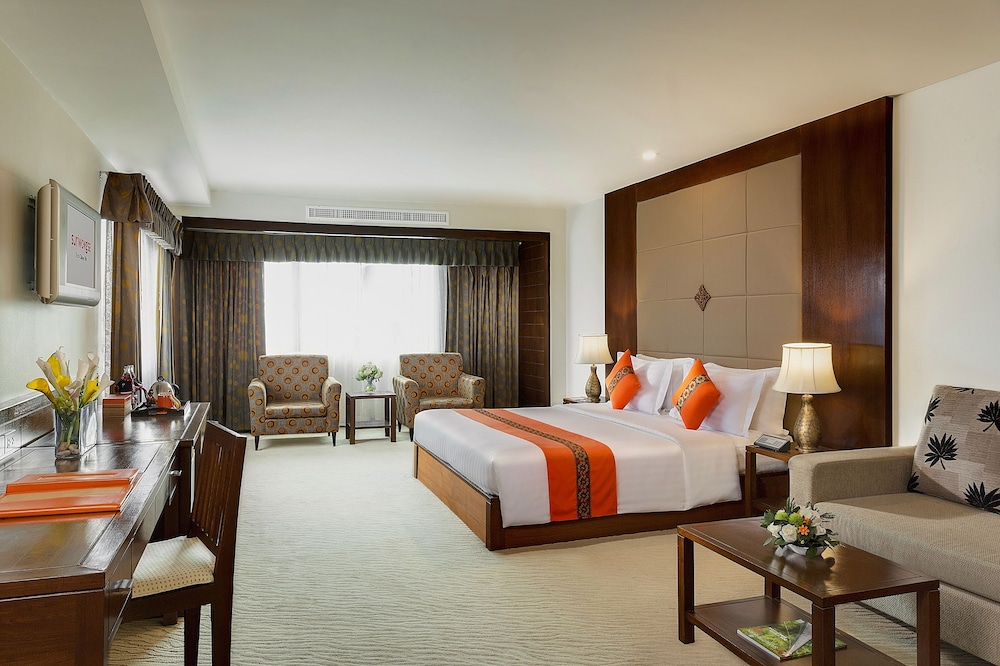 Premium King del hotel Mövenpick Suriwongse Chiang Mai. Foto 3