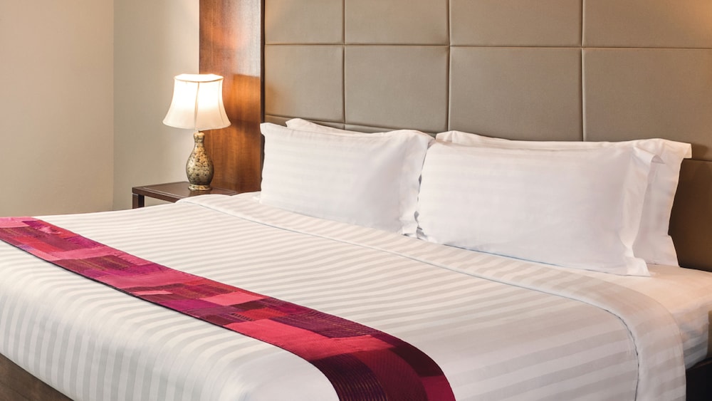 Premium King del hotel Mövenpick Suriwongse Chiang Mai. Foto 5