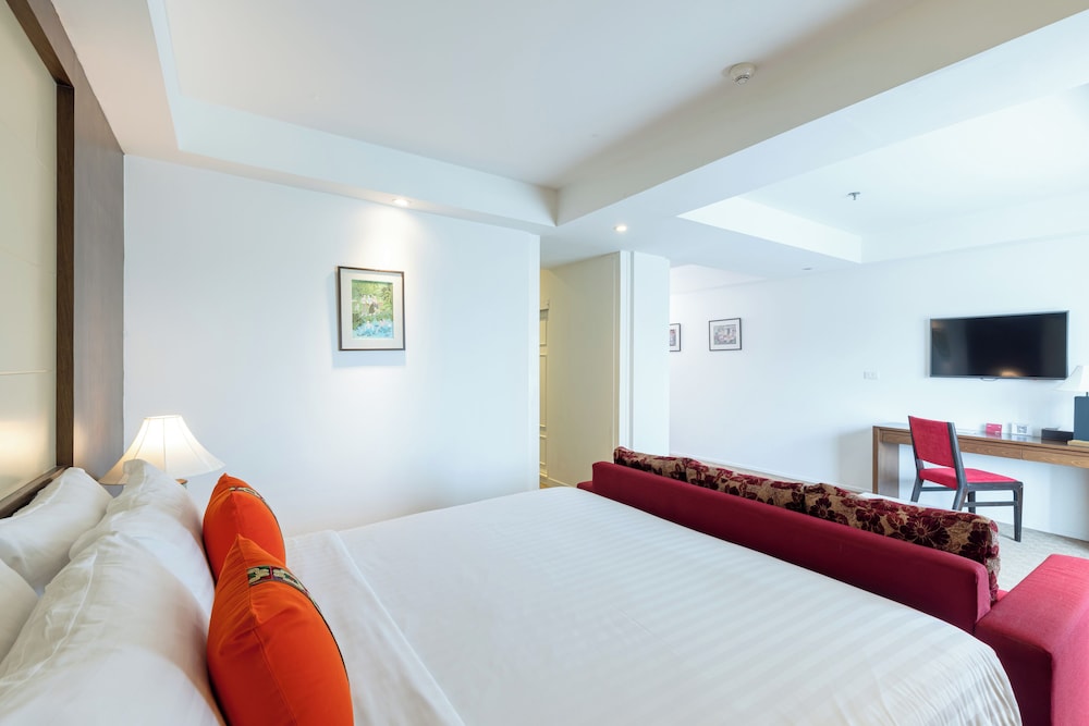 Suite del hotel Mövenpick Suriwongse Chiang Mai. Foto 5