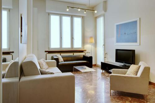 Amplio Apartamento de 1 dormitorio del hotel Milan Apartment Rental