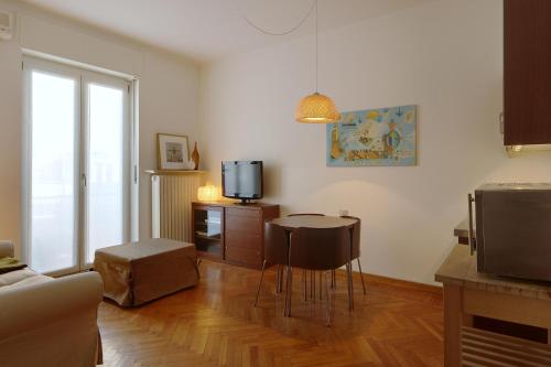 Apartamento de 1 dormitorio con balcón - Via Pola, 19 del hotel Milan Apartment Rental. Foto 2