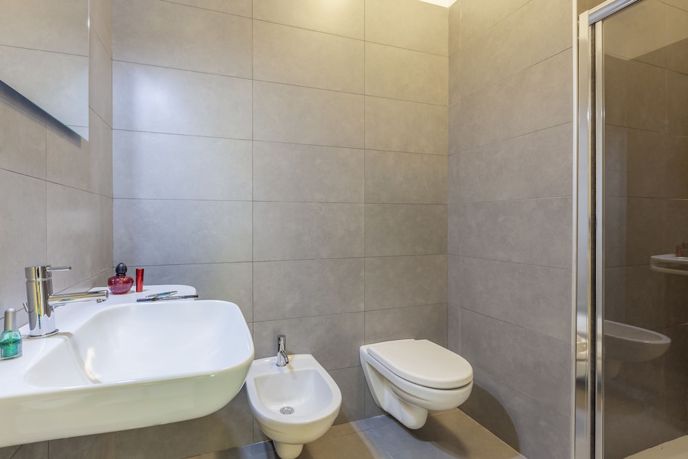 Habitación Standard con cama queen size del hotel Ibis Styles Brindisi. Foto 4