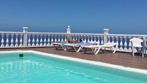 Apartamento Vista Mar Vista Piscina Balcón o Terraza 1 habitación 2 Camas individuales del hotel Isa I y II. Foto 15