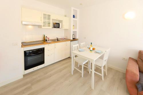 Bungalow del hotel Salmarina Bungalows. Foto 4