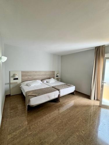 Habitación con Terraza del hotel El Eden. Foto 3