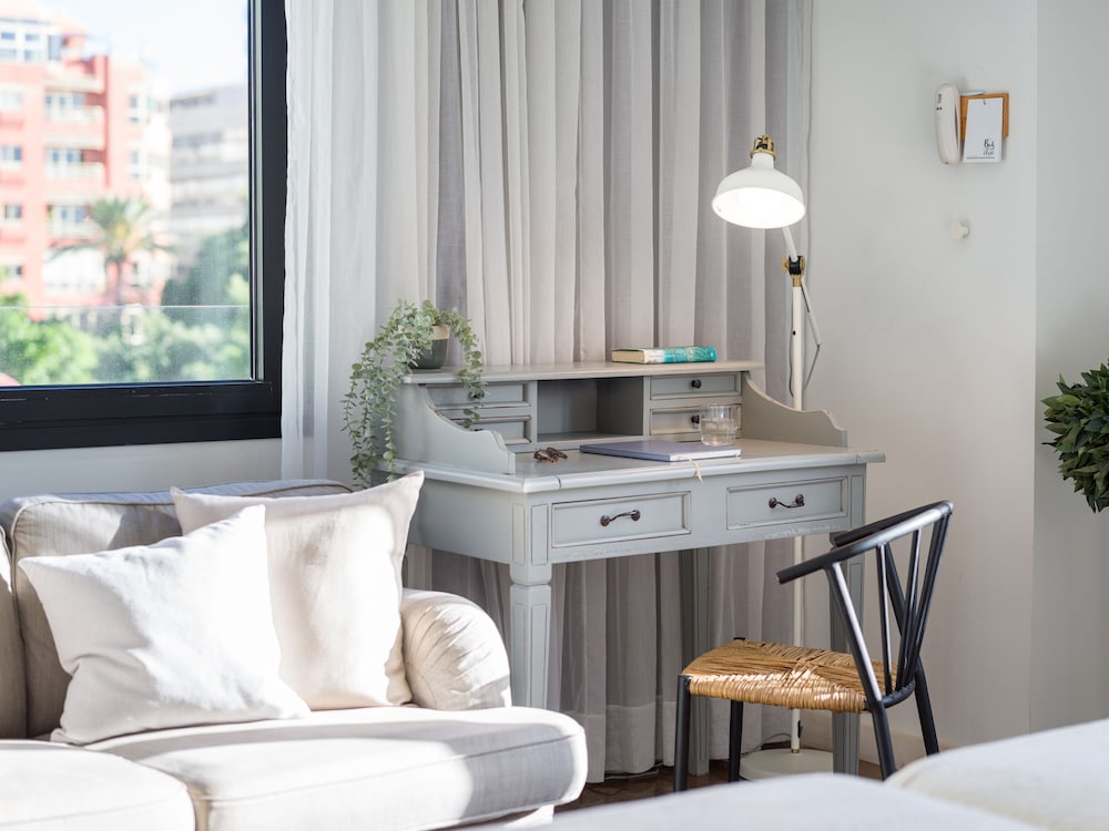 Habitación superior, vistas al parque del hotel Catalina. Foto 11