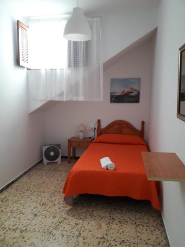 Habitación individual básica con baño compartido del hotel Eva. Foto 4