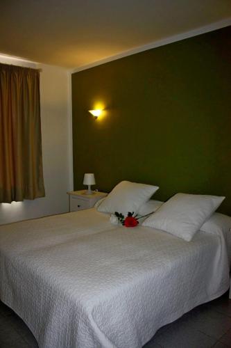 Apartamento de 1 dormitorio con vistas parciales al mar del hotel Apartamentos El Guirre. Foto 4