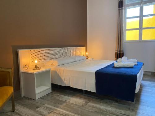 Habitación Doble con baño privado del hotel Hotel Pension Cassandra. Foto 11