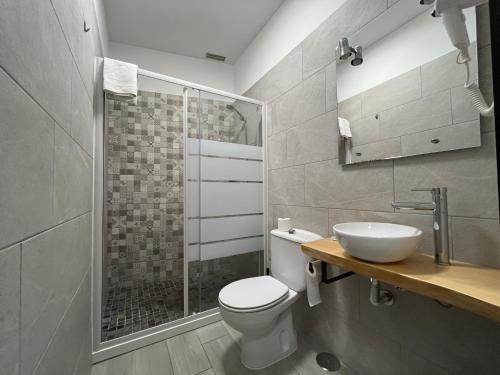 Habitación Individual con baño privado del hotel Hotel Pension Cassandra. Foto 5