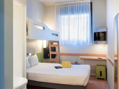 Habitación Doble con litera del hotel Ibis Budget Madrid Calle 30. Foto 3