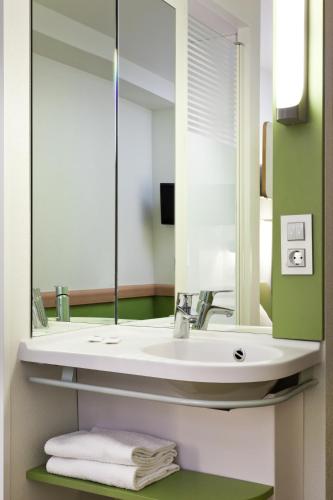 Habitación Doble con litera del hotel Ibis Budget Madrid Calle 30. Foto 9