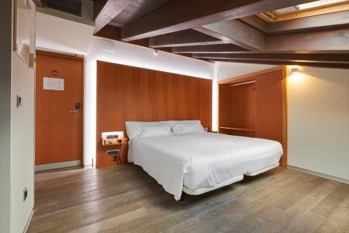 Habitación Doble Estándar - 1 o 2 camas del hotel María Pacheco Hotel Boutique. Foto 2