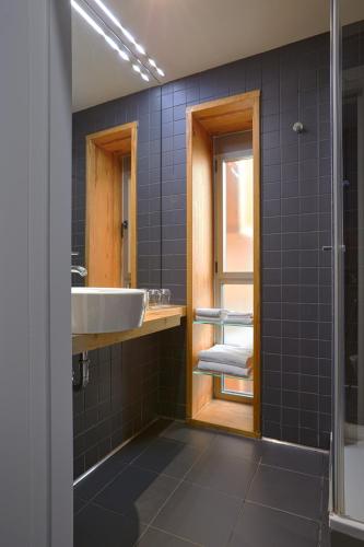 Habitación Doble Estándar - 1 o 2 camas del hotel María Pacheco Hotel Boutique. Foto 8