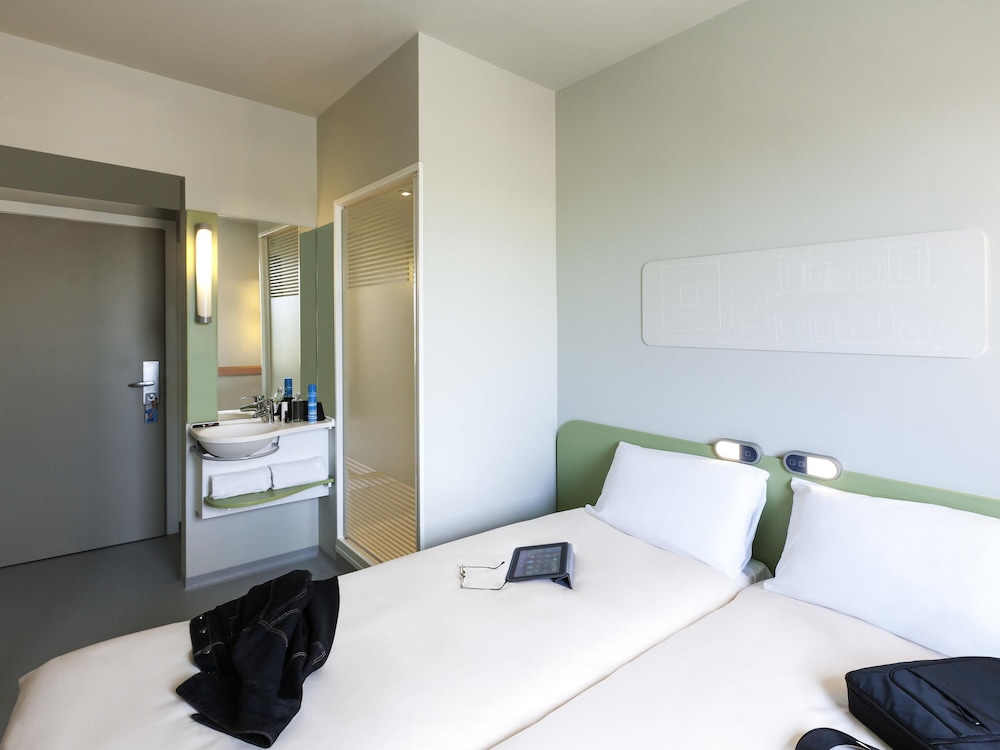 Habitación básica, 2 camas individuales del hotel Ibis Budget Valencia Alcasser