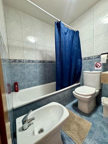 Cama en habitación compartida mixta de 6 camas del hotel La Fresa. Foto 4