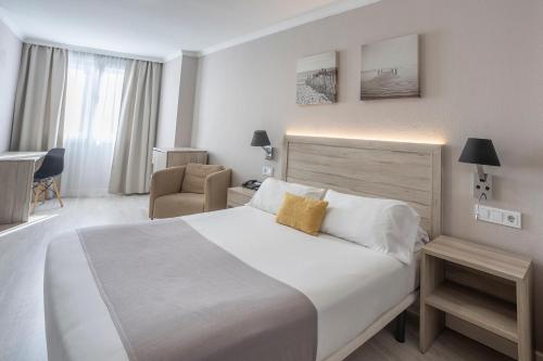 Habitación Doble del hotel Villa De Verín. Foto 11