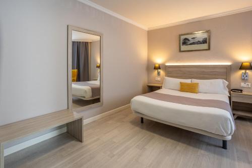 Habitación Doble del hotel Villa De Verín. Foto 13