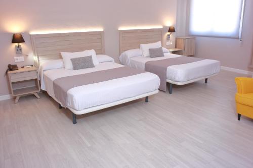 Habitación Familiar del hotel Villa De Verín. Foto 6