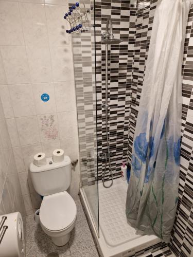 Habitación Cuádruple con baño privado del hotel H Metropolitan Atocha. Foto 5