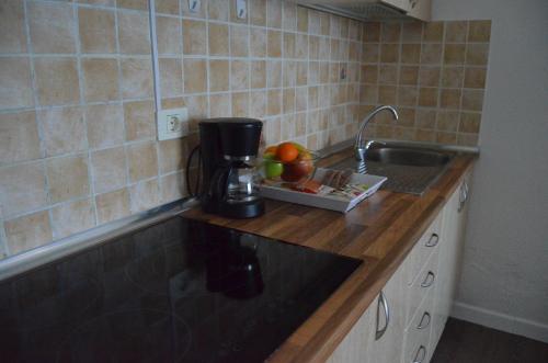 Habitación Doble Deluxe con balcón y vistas al mar del hotel Vista Puerto. Foto 30