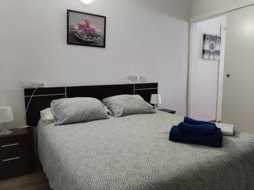 Habitación Doble Deluxe con balcón y vistas al mar del hotel Vista Puerto. Foto 12