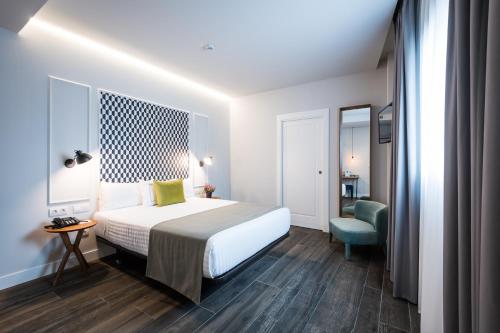 Habitación Estándar - 1 cama grande del hotel Intelier Victoria