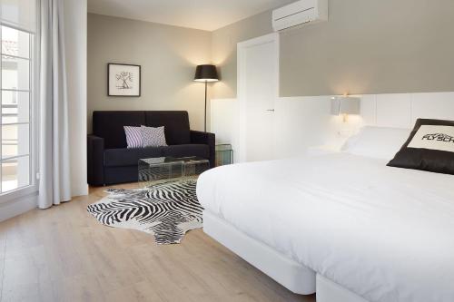Habitación Doble Deluxe con terraza del hotel Flysch. Foto 3