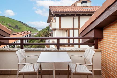 Habitación Doble Superior con terraza - 1 o 2 camas del hotel Flysch. Foto 6
