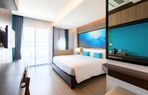Habitación Doble Deluxe del hotel The Marina Phuket. Foto 2