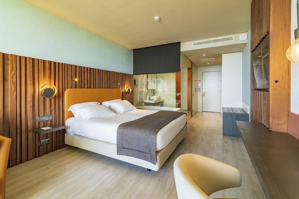 Habitación doble, 1 cama de matrimonio grande, vistas al mar del hotel Verde Mar and Spa. Foto 4