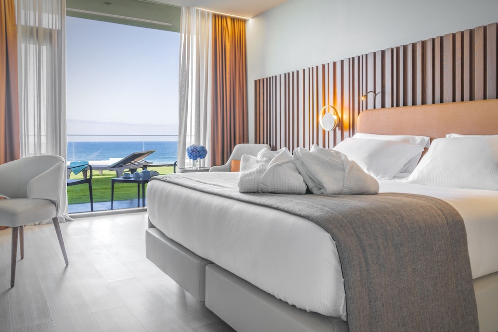 Suite, 1 cama de matrimonio grande con sofá cama, vistas al mar del hotel Verde Mar and Spa