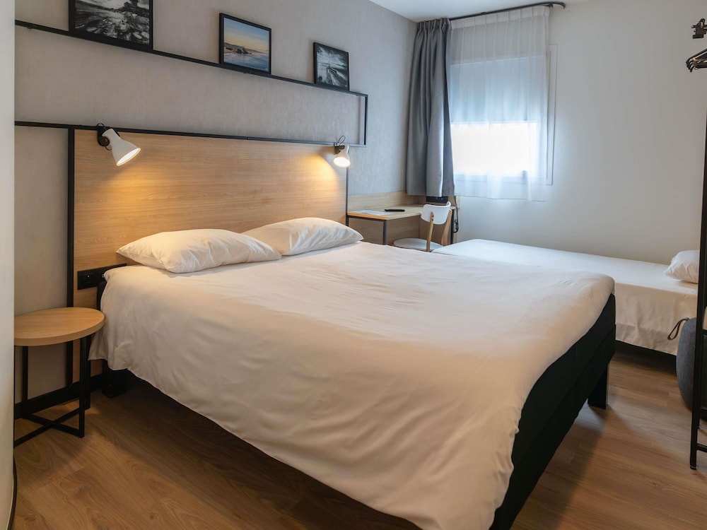 Standard Room, Double bed del hotel Ibis Ciboure St Jean De Luz. Foto 4