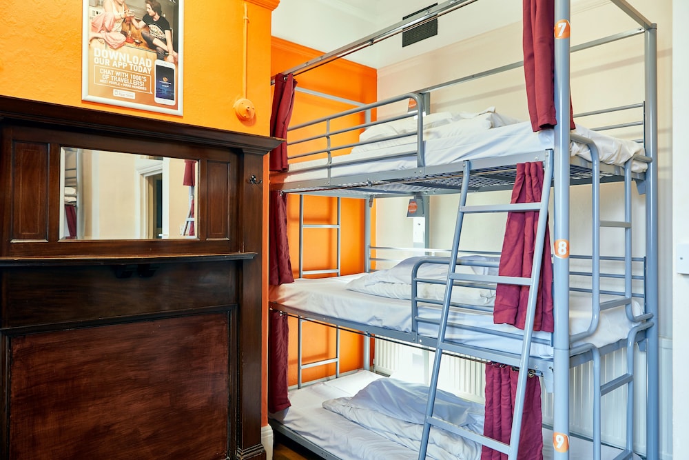 Bed in 9 bed dorm shared bathroom del hotel St Christopher's Inn, Hammersmith