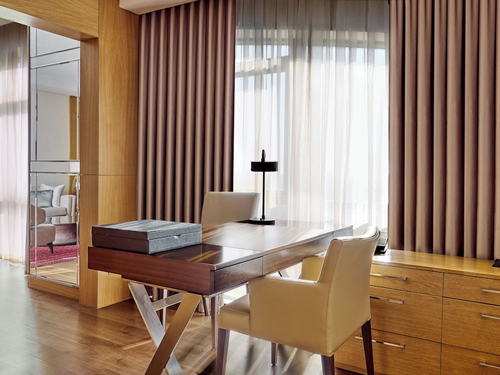 Suite Diplomática del hotel Hyatt Regency Tashkent. Foto 3