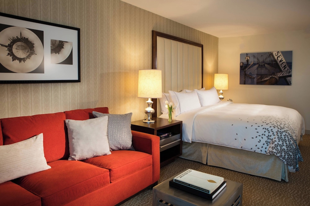 Habitación, 1 cama de matrimonio grande del hotel Renaissance Newark Airport