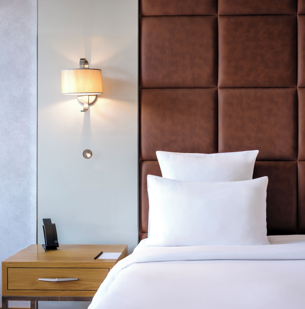 Habitación estándar con 2 camas individuales del hotel Mövenpick Winter Park Baku. Foto 1
