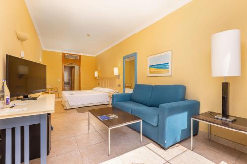 Habitación Familiar con vistas del hotel Ifa Altamarena By Lopesan Hotels. Foto 1