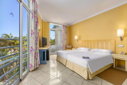 Suite Junior del hotel Ifa Altamarena By Lopesan Hotels